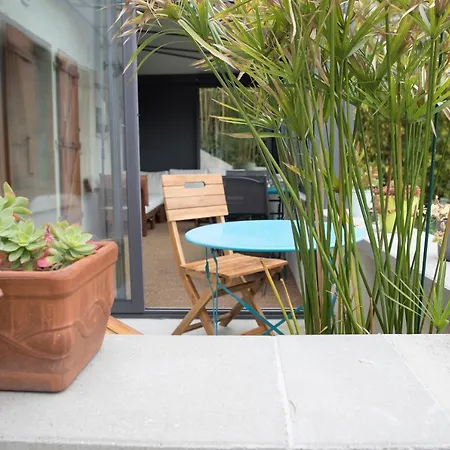 Apartment Agreable Independant Avec Veranda